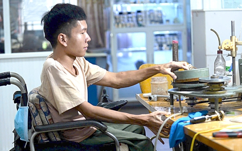 Người khuyết tật có được cấp thẻ bảo hiểm y tế miễn phí? (demo chuyên gia)
