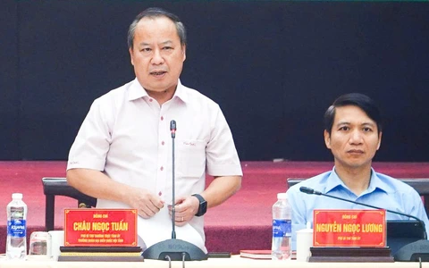 Không có chuyện chở chậu cây hay bàn làm việc cơ quan về nhà khi sáp nhập