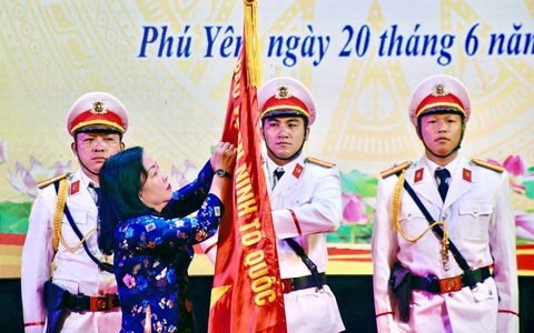 Công an tỉnh Phú Yên đón nhận danh hiệu Anh hùng Lực lượng vũ trang nhân dân