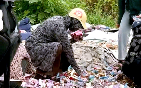 'Bãi rác son’ bị nhặt sạch sau 30 phút: Đừng tiếc của để rồi trả giá bằng sức khỏe