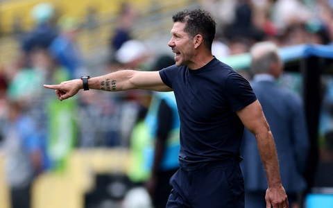 HLV Simeone nói gì khi Atletico Madrid bị loại khỏi FIFA Club World Cup?