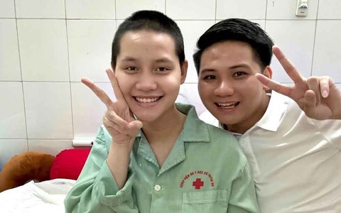 Người chồng bất ngờ quyết định rời đi sau quãng thời gian chăm sóc vợ xuất huyết não