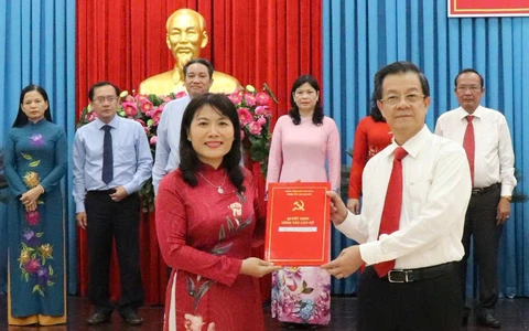 An Giang điều động hàng loạt lãnh đạo sở, ngành về làm bí thư xã, phường