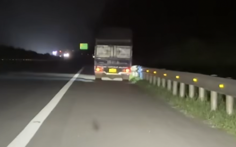 Buồn ngủ khi lái xe trên cao tốc, có được dừng xe không?