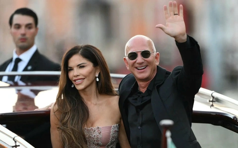 Đám cưới tỉ phú Jeff Bezos khép lại với tiệc ngủ hoành tráng, bất chấp biểu tình căng thẳng