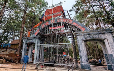 Xôn xao việc TP Pleiku chi 25 tỉ đồng xây cổng chào Biển Hồ