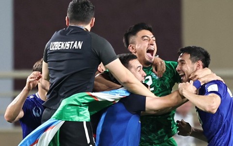 Chủ tịch FIFA chúc mừng Uzbekistan làm nên lịch sử