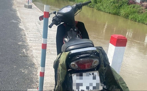 Trên đường về ngoại, 2 mẹ con rơi xuống mương, chỉ cứu được con 3 tuổi