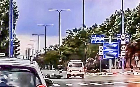 Xác minh clip xe cứu thương va chạm với xe máy tại giao lộ Mai Chí Thọ - Trần Não