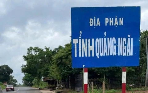 Dân mạng phản ứng biển báo 'địa phận tỉnh Quảng Ngãi' giáp Gia Lai quá xấu