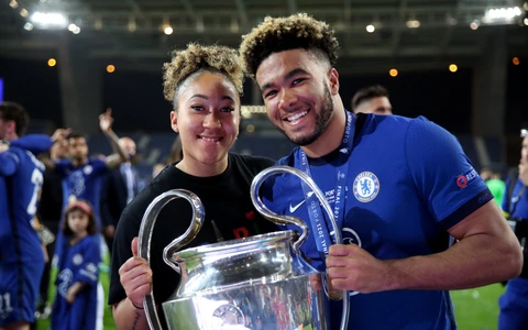 Lạ lùng Chelsea, thường vô địch khi đóng vai 'kèo dưới'
