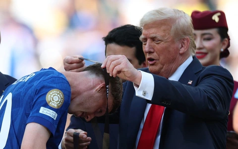 Tổng thống Donald Trump trao huy chương cho Chelsea