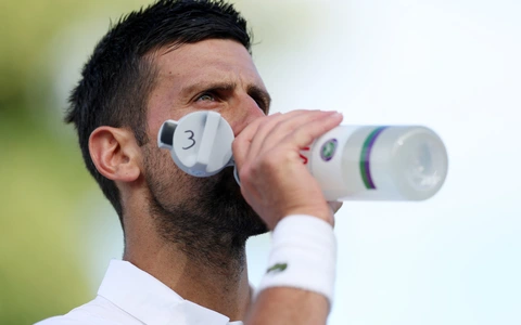 Chai nước ‘không thể mua’ của Wimbledon bị hét giá ở chợ đen