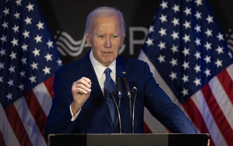 Ông Biden bác bỏ cáo buộc để nhân viên tự ý dùng bút tự động ký lệnh ân xá