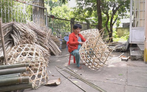 Góc nhìn trưa nay: Giữ nghề đan giỏ trạc giữa lòng phố thị
