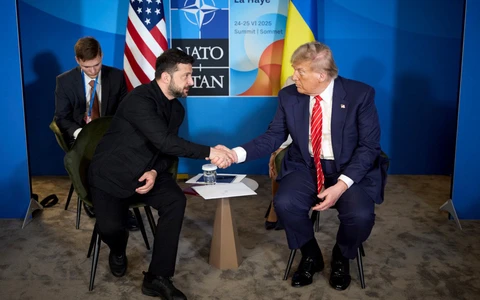 Báo Mỹ: Ông Trump hỏi ông Zelensky có thể tấn công tới Matxcơva không