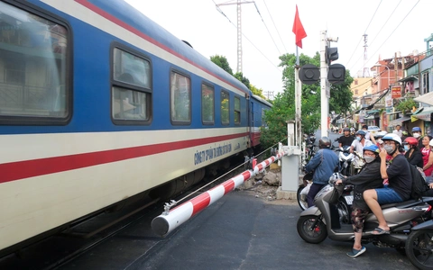Nên dời ga tàu hỏa để giảm kẹt xe ở nội đô TP.HCM