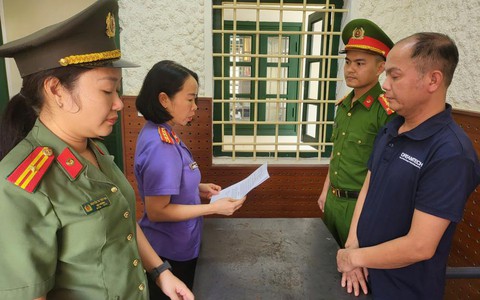 Trưởng văn phòng đại diện của một tạp chí bị bắt để điều tra hành vi lừa đảo