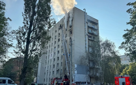 Kharkov bị tấn công trong đêm, Nga hoãn hủy hàng trăm chuyến bay
