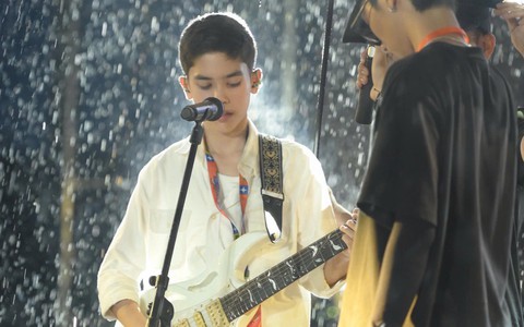 Rapper 13 tuổi 'gây sốt' trước hàng nghìn khán giả ở Huế là ai?