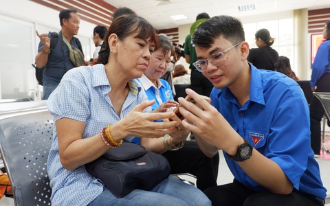 Ra quân đội hình hỗ trợ vận hành chính quyền 2 cấp tại TP.HCM