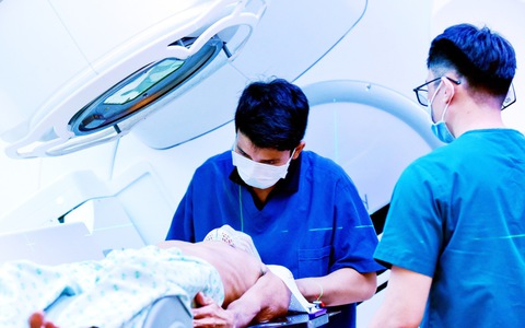 Khám dịch vụ vẫn được bảo hiểm y tế chi trả