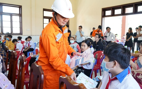 Ngành điện miền Nam mách bí kíp giảm tiền điện tháng hè