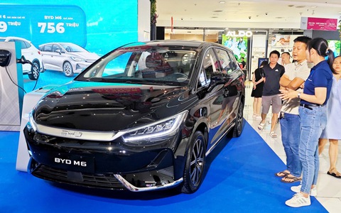 Nguồn cung ô tô dư thừa, đại lý xả hàng 'bán lỗ' để giảm tồn kho