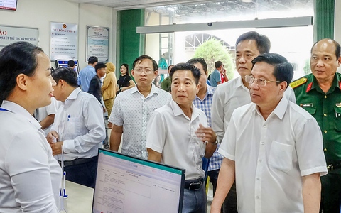 Làm thủ tục hành chính ở Phú Quốc quá tải: Lãnh đạo tỉnh An Giang vào cuộc giải quyết