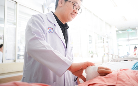 Tình hình sức khỏe 3 bệnh nhân chấn thương nặng trên cao tốc Vĩnh Hảo - Phan Thiết