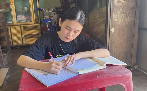 Học bổng chắp cánh ước mơ: Dù hoàn cảnh khắc nghiệt, ý chí vẫn có thể làm nên kỳ tích