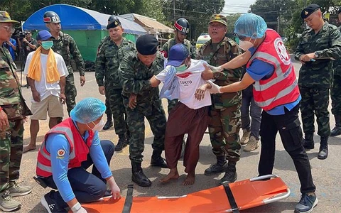 Thái Lan trao trả 2 binh sĩ Campuchia