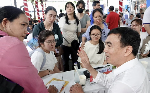 ĐH Quốc gia TP.HCM dẫn đầu bảng xếp hạng SARAP về thành tựu bài báo nghiên cứu nửa đầu năm 2025