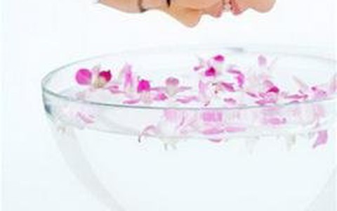 Tư vấn: trị mụn trứng cá, se lỗ chân lông