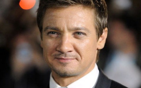 Jeremy Renner thay thế Matt Damon