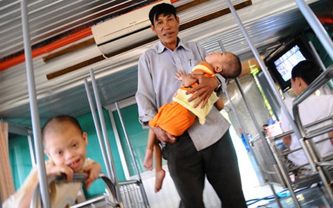 Thầy Châu và nụ cười ấm