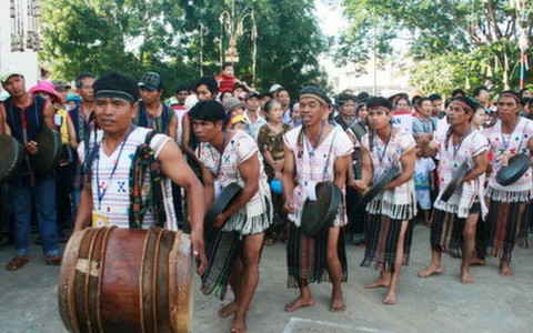 Sinh động lễ hội cồng chiêng