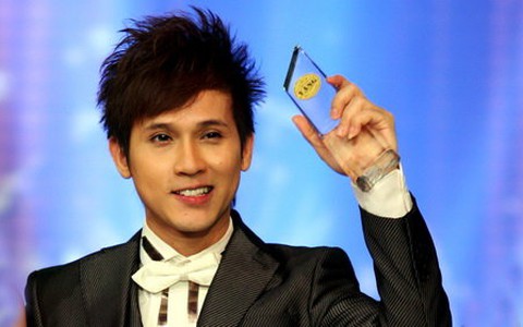 Nguyên Vũ Special đoạt Album vàng tháng 5