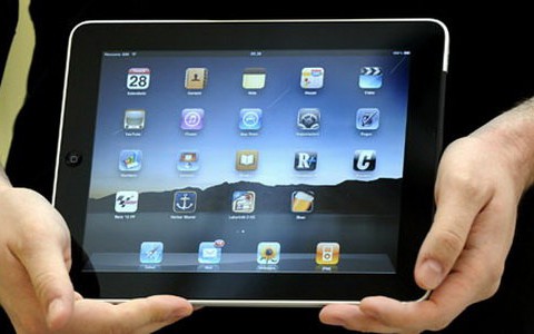 Quả táo Apple đã vượt qua người khổng lồ Google