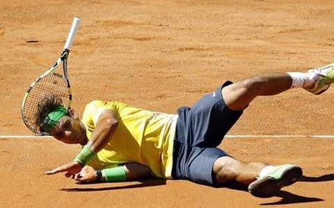 Nadal "sống sót" trong trận đấu nghẹt thở