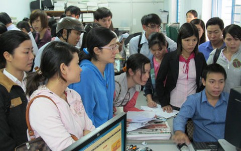 Chầu chực hoàn thuế