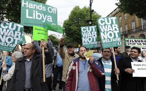NATO tấn công các tòa nhà chính phủ Libya