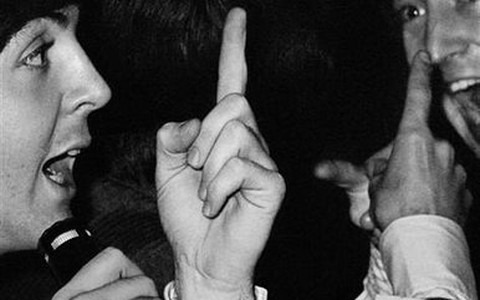 Bán đấu giá ảnh hiếm The Beatles