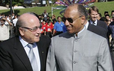 Đến lượt chủ tịch Blatter bị điều tra