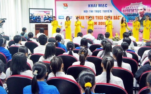 Giao lưu trực tuyến "Hành trình theo chân Bác"