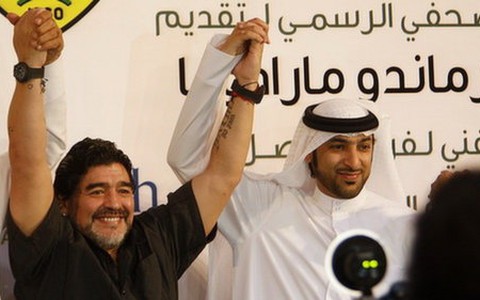 Maradona chính thức nhận nhiệm vụ ở Al Wasl