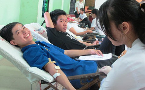 Những giọt máu hồng