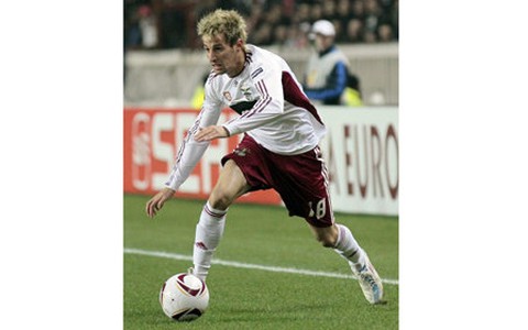 Real Madrid mua Coentrao