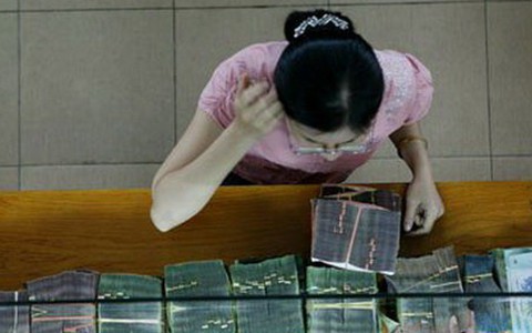 Tiền chưa mặn mà vào chứng khoán