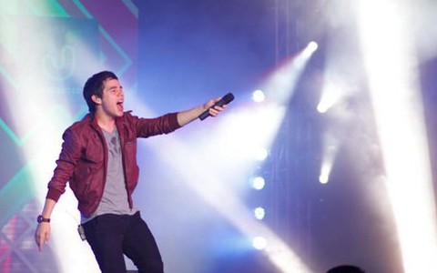 Đêm diễn của David Archuleta nức lòng fan hâm mộ